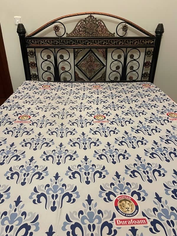 Iron Rod Queen Size Bed 1