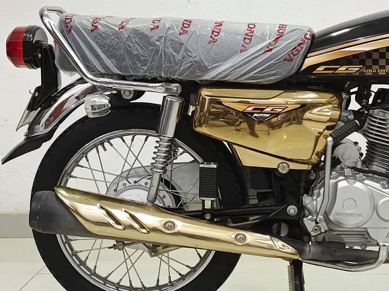 Honda CG 125 2024 Model Gold Edition 5