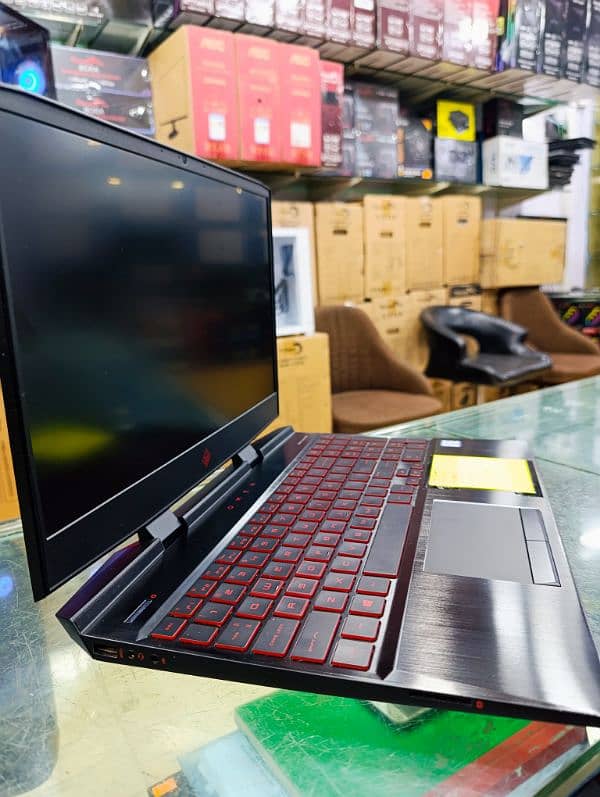 hp omen I 5 8th 8300h 16gb 512 1050ti 4gb 4