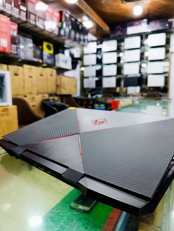 hp omen I 5 8th 8300h 16gb 512 1050ti 4gb 6