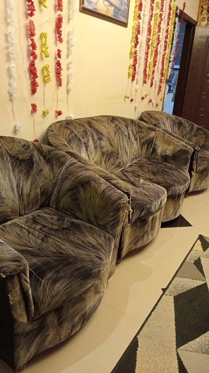 Urgent Sale Sofa Set 3pcs 0