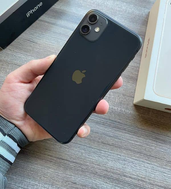 iphone 11 Factory unlocked non pta 64 GB 4