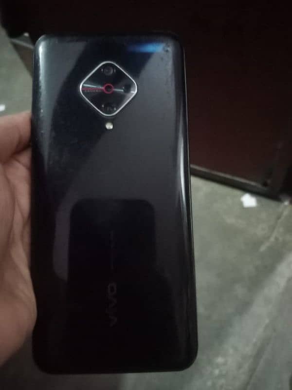 vivo v17 4