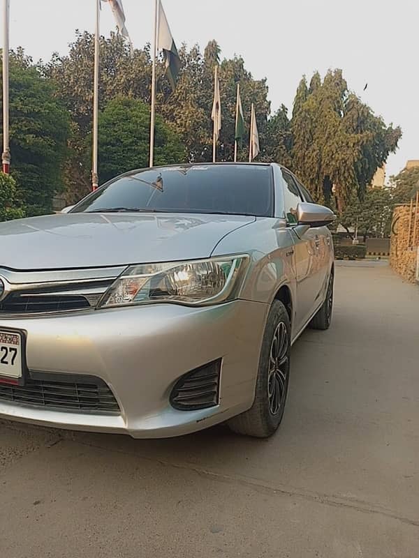 Toyota Corolla Axio 2014 1