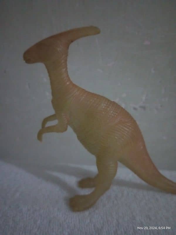 8 pieces dinosaur action figure almost new condition 3