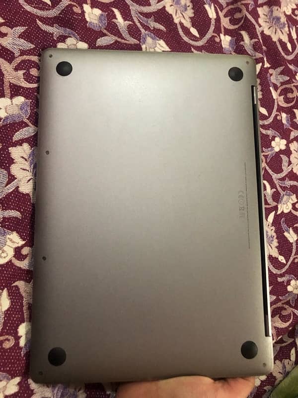 Macbook Pro 2017 13” 250gb SSD 7