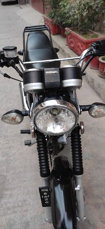 Suzuki GS 150se 4