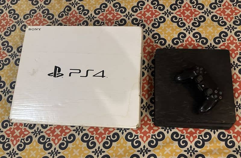 PS4 Slim 1