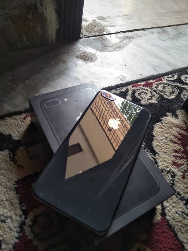 iphone 8plus 64gb pta box 1