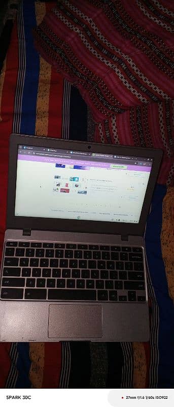 Samsung Chrome book 4 0