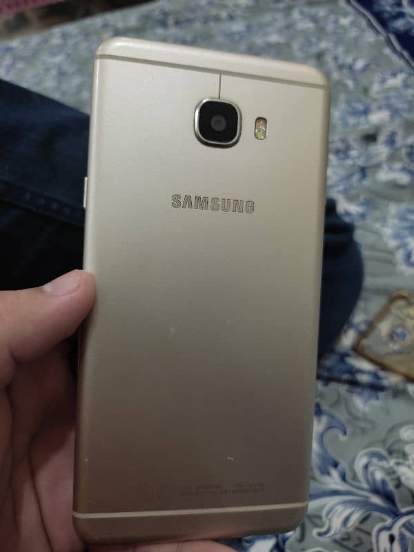 Samsung Galaxy C7 0