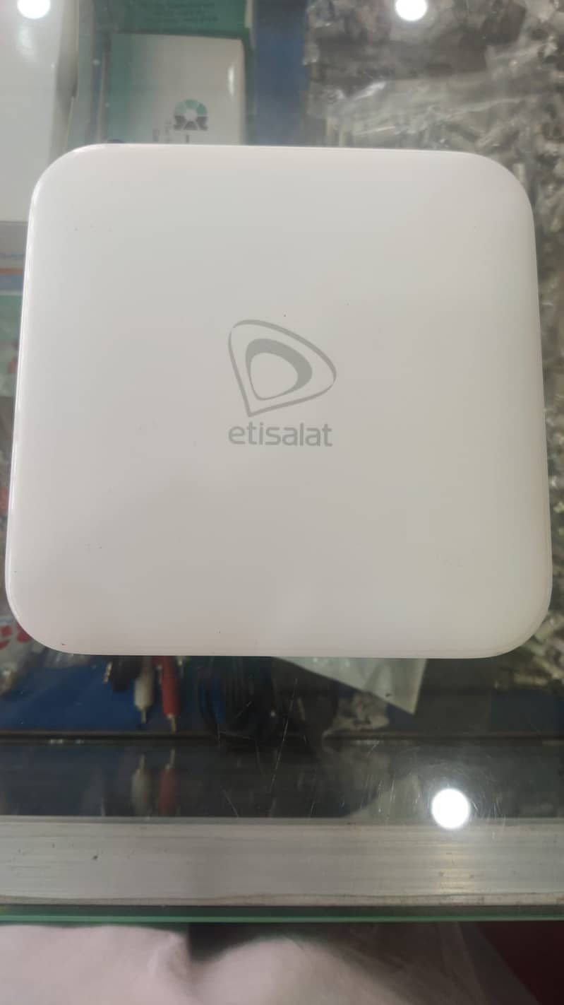 Etisalat Andriod Smart Tv box/ Android Box Etisalat / 12,500+ Channels 3