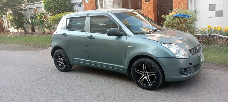 Suzuki Swift 2012 1