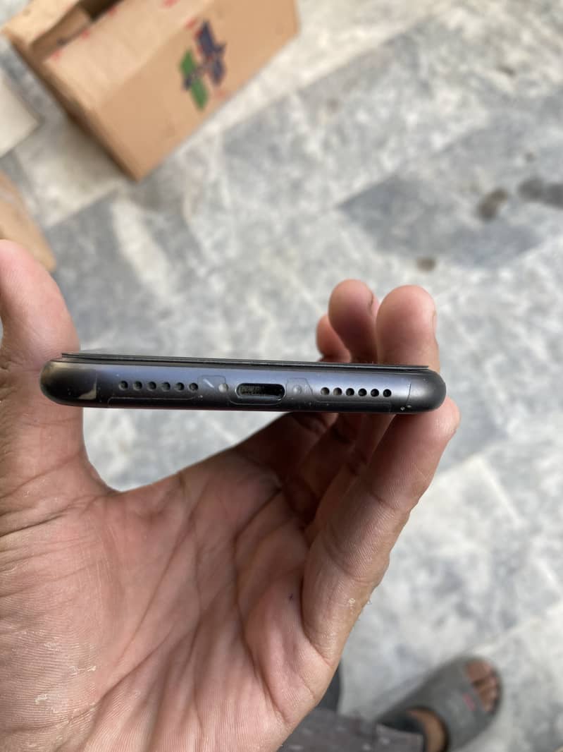 iPhone 11     Water pack 5