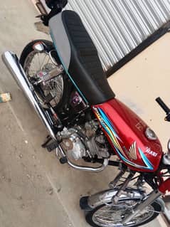 Honda 125 good condition with golden number (Akk 202)