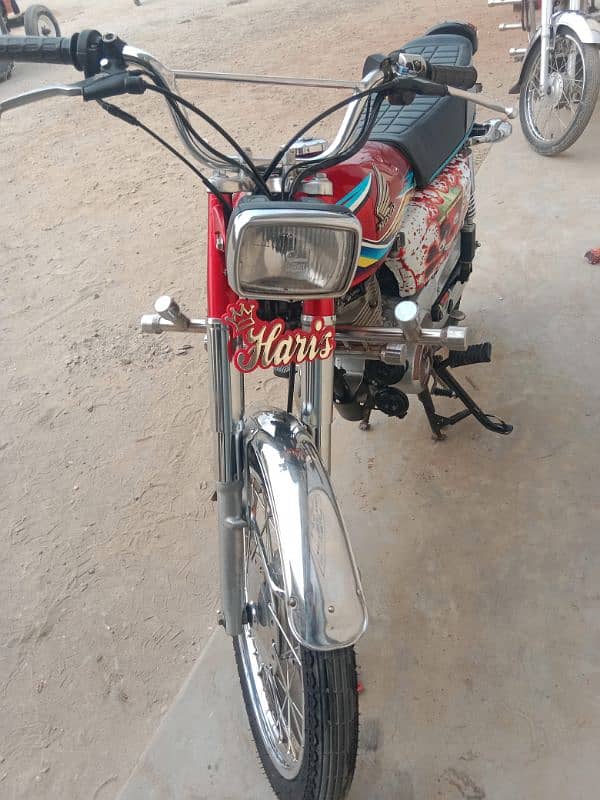 Honda 125 good condition with golden number (Akk 202) 1