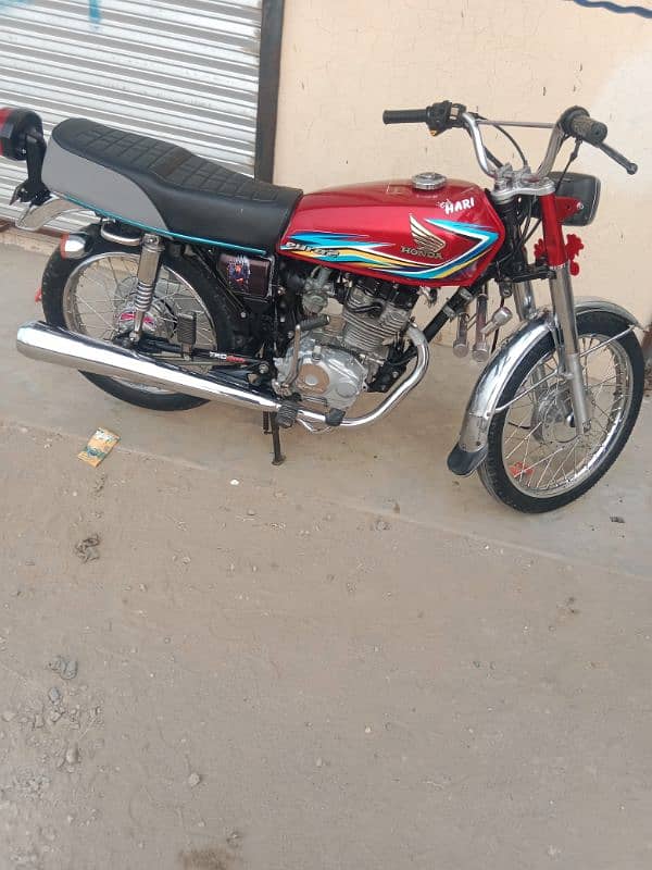 Honda 125 good condition with golden number (Akk 202) 5