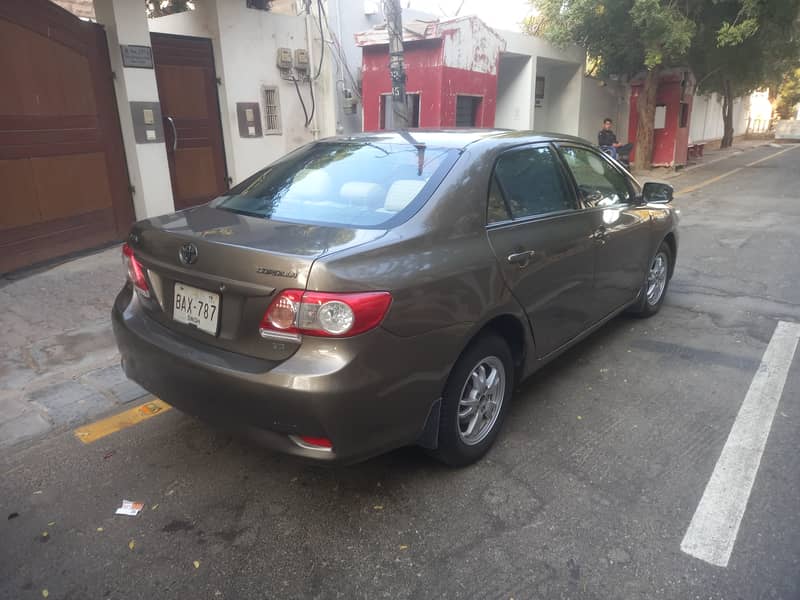 Toyota Corolla 1.6 GLI 2013 10