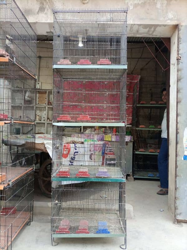 3 cage 4 portion hai full new condition me hai 6 month use hain vip ha 3