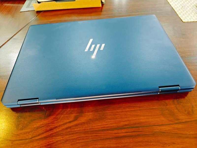 HP Spectre 16inch 16GB 512GB 10