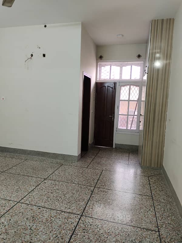 Beautiful 10 marla upper portion available for rent in g-10 Islamabad at big street, 2 bedrooms with bathrooms, drawing dining, TVL, car porch All miters separate and water separate, near to park, near to markaz. 5