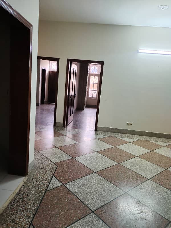 Beautiful 10 marla upper portion available for rent in g-10 Islamabad at big street, 2 bedrooms with bathrooms, drawing dining, TVL, car porch All miters separate and water separate, near to park, near to markaz. 7