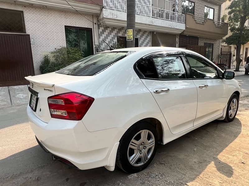 Honda City IVTEC 2015 for sale lush condition 4