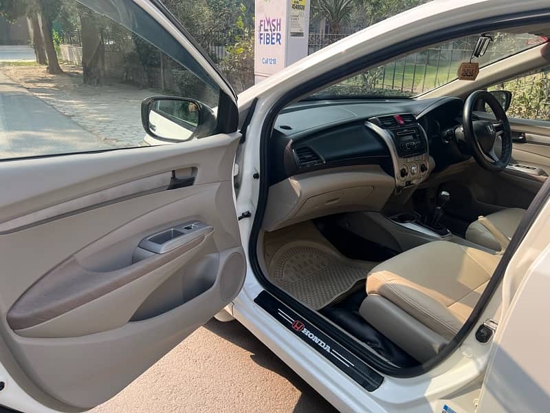 Honda City IVTEC 2015 for sale lush condition 9