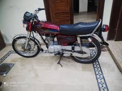 Honda 125(2018B Red color golden numb neat and clean bike) O3166421237