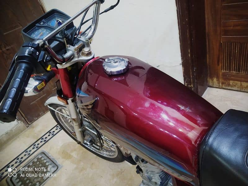 Honda 125(2018B Red color golden numb neat and clean bike) O3166421237 4