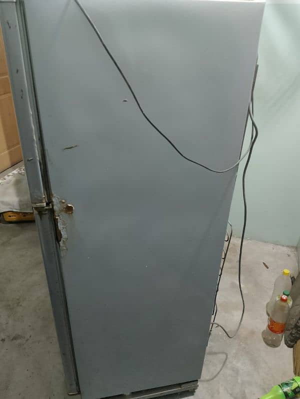 Dowlance fridge urgent sell 1