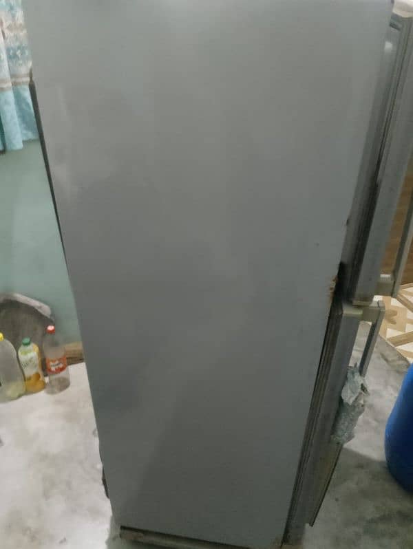 Dowlance fridge urgent sell 4