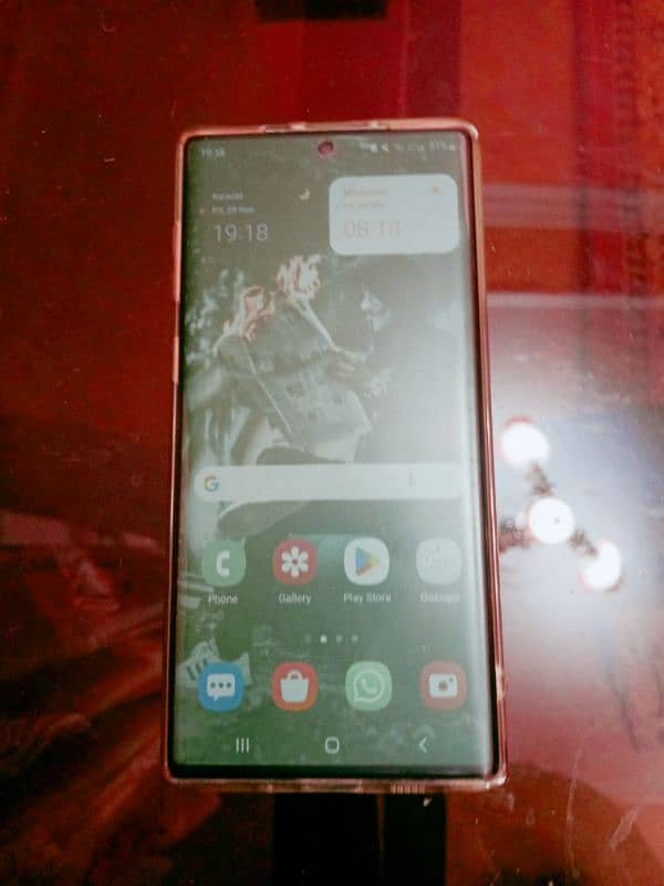 I am selling a samsung phone 1