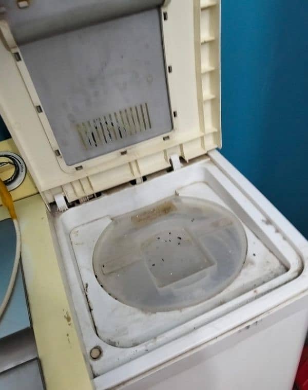 Kenwood Washing Machine 1