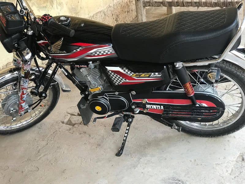 Honda 125 2024 condition 10/10  Only 4300 km Favorite Number 1786 2