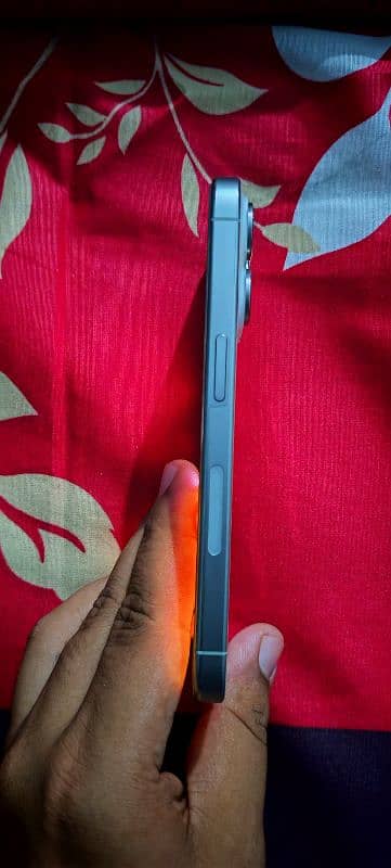 APPLE IPHONE 15 PRO NON PTA 4