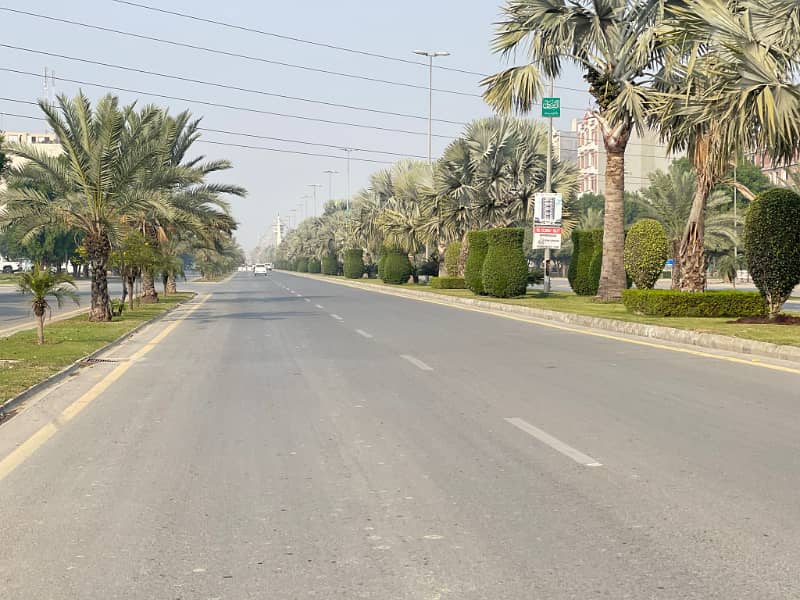 10 Marla Down town Commercial Plot available for sale at a very prime location of Johar Block , Bahria Town Lahore 4