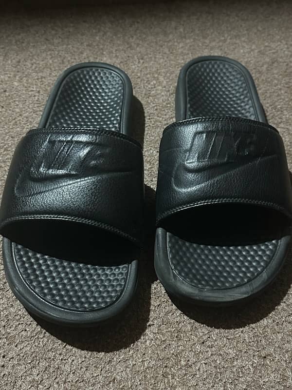 Original Nike Benassi Slides 1