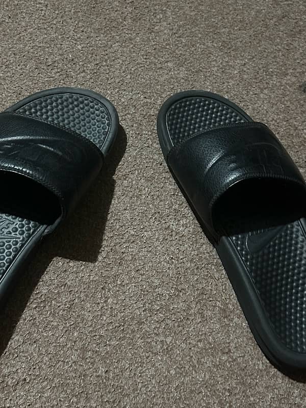 Original Nike Benassi Slides 2