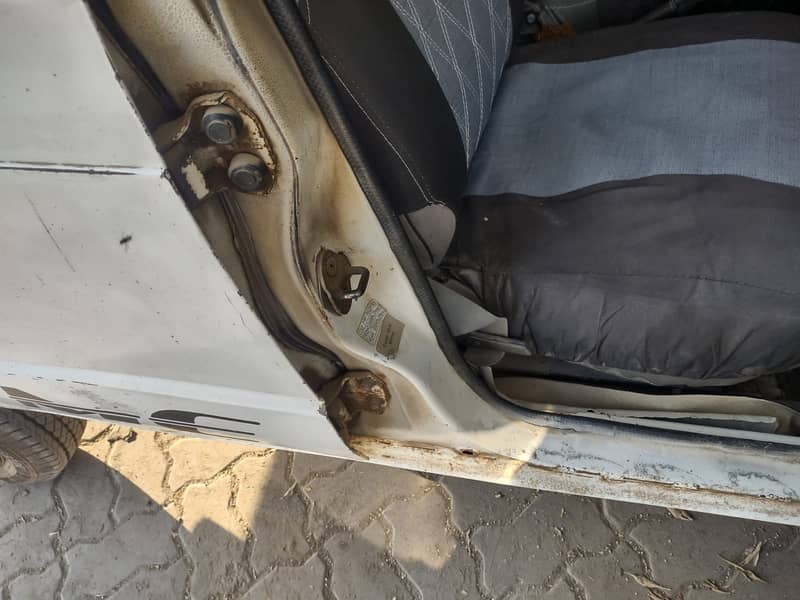 FULL GENUINE SUZUKI MEHRAN VXR 2002 WITH AC, LPG & PETROL 1