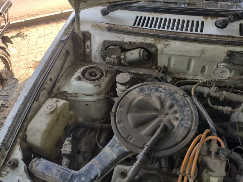 FULL GENUINE SUZUKI MEHRAN VXR 2002 WITH AC, LPG & PETROL 11