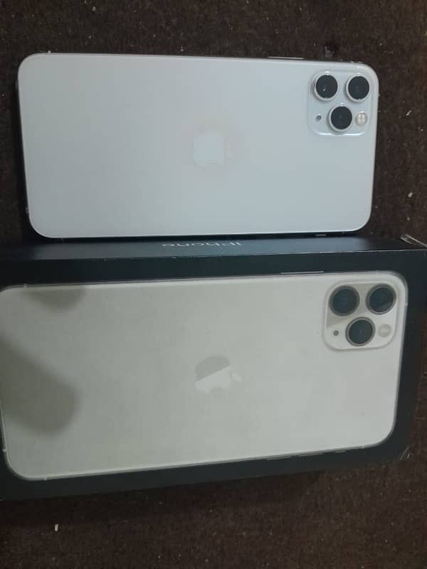 iphone 11 pro max pta approved ( both sims )256 gb 8