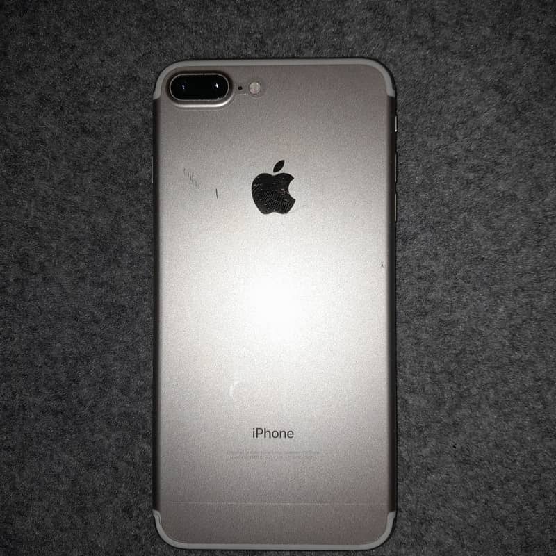 iphone 7plus condition 10/10 only WhatsApp . 03284039057 1