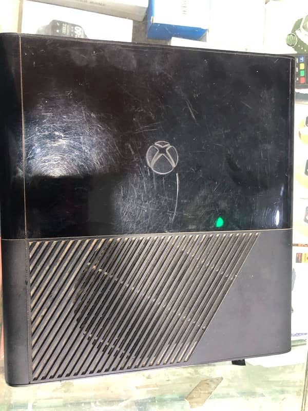 Xbox 360 E Slim with games 3