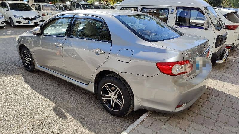 Toyota Corolla GLI Automatic 2012 5