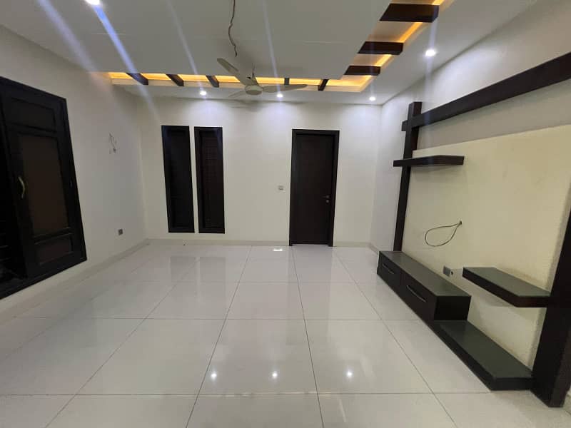 Stunning 500 Yards Bungalow is Avaialable For Rent With Basement 14