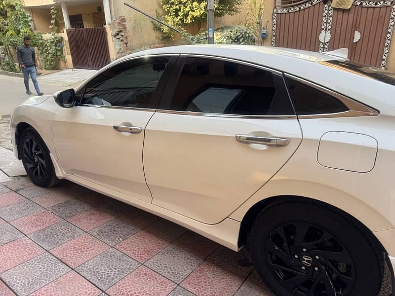 Honda Civic Oriel 2018 8