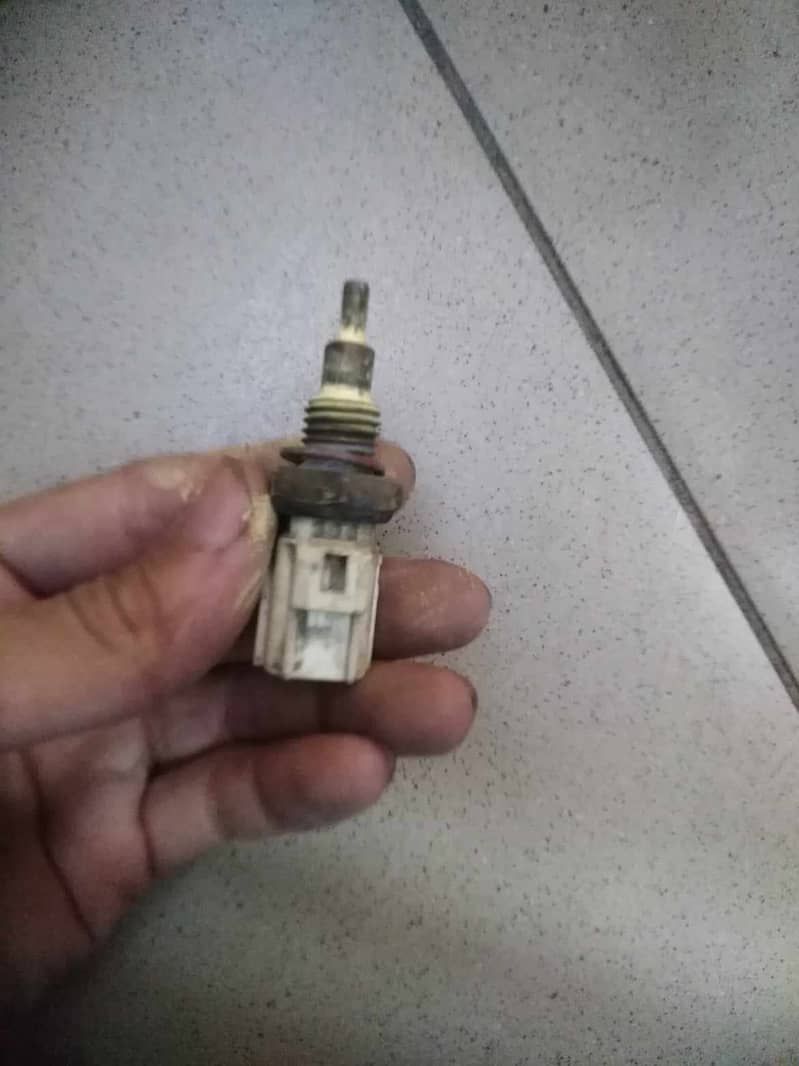 Mira 2008 KF 660cc Engine Temperature switch 2 pin 3