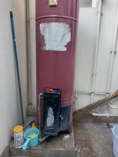 Geyser in Good Condition . Full size geyser . Good working