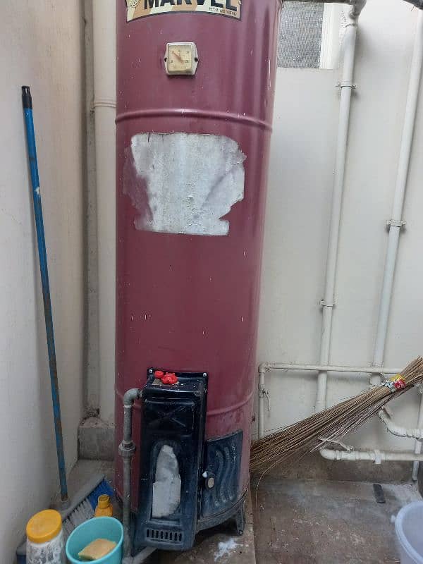 Geyser in Good Condition . Full size geyser . Good working 1